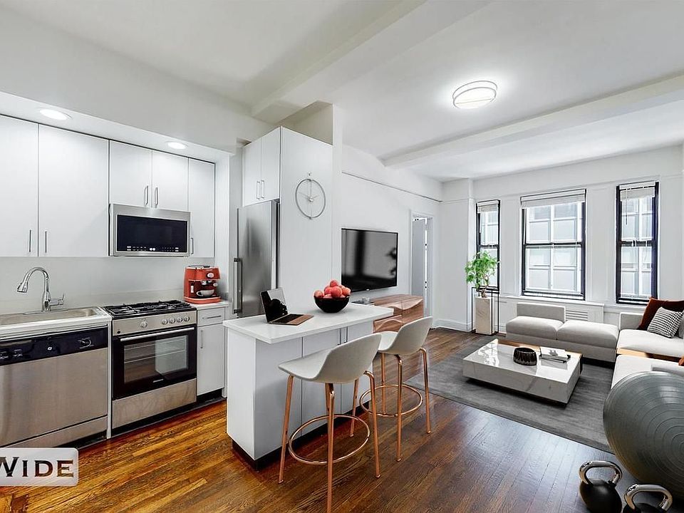 1st image of 140 E 46th St Penthouse 9V