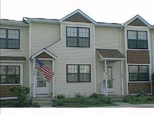 1009 Syracuse Ln, Westerville, OH 43081