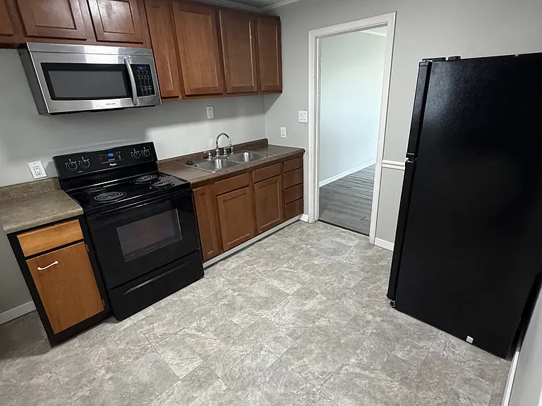 742 N University Blvd #2 — Photo 11