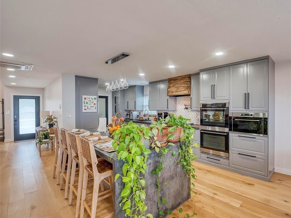 1st image of 439 Indian Hill Blvd