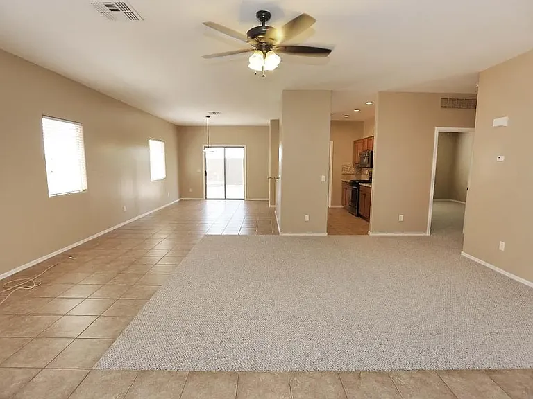 41114 N Hudson Trl — Photo 2