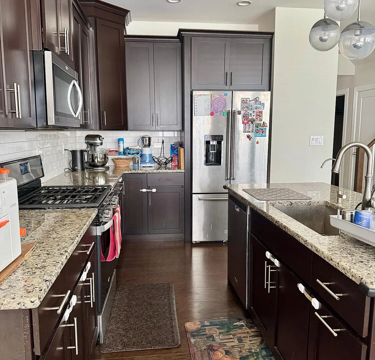 3 bed, 2.5 bath, 2108 sqft, $3,050 — Photo 3