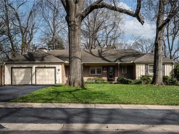 7000 W 69th St, Overland Park, KS 66204