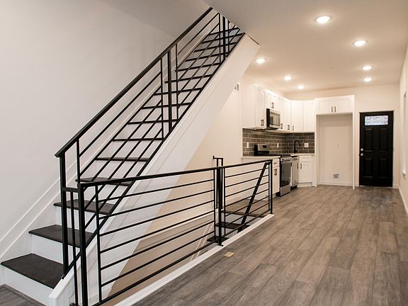 4th image of 5027 Aspen St