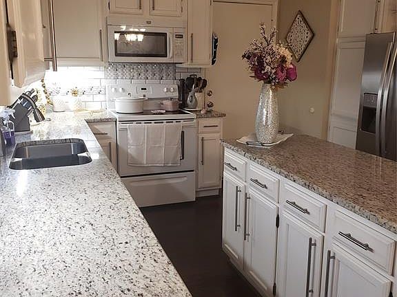 4th image of 6932 Fox Mesa Ln