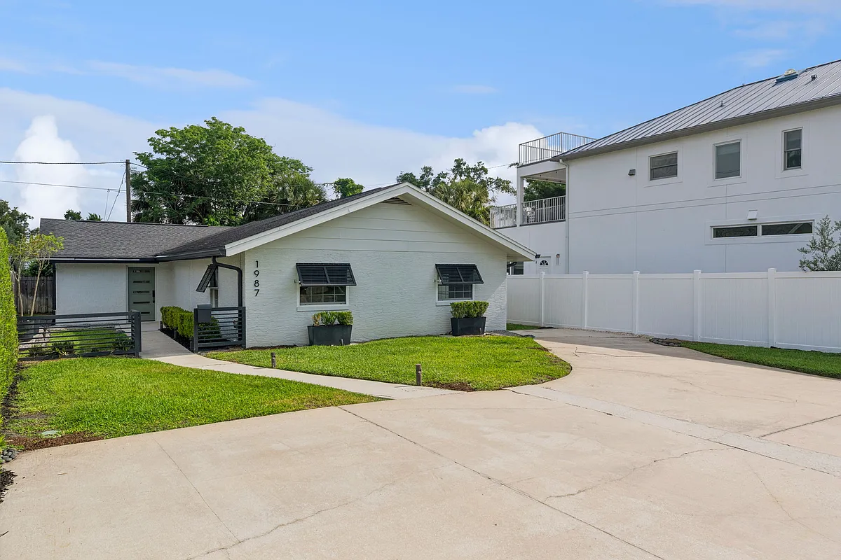 Building Photo - 1987 Biscayne Dr