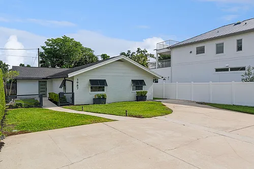 1987 Biscayne Dr Photo 1