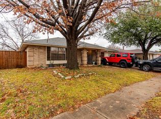 2307 Redbrook Dr, Arlington, TX 76014
