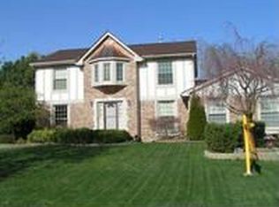 24715 White Plains Dr, Novi, MI