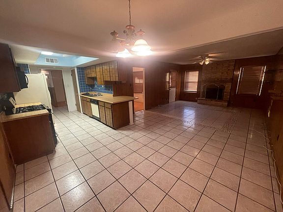 3rd image of 2605 Anise Dr
