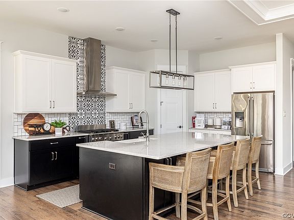 4th image of 18055 Cove Creek Dr