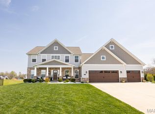 151 Chickasaw Ln, O'Fallon, IL