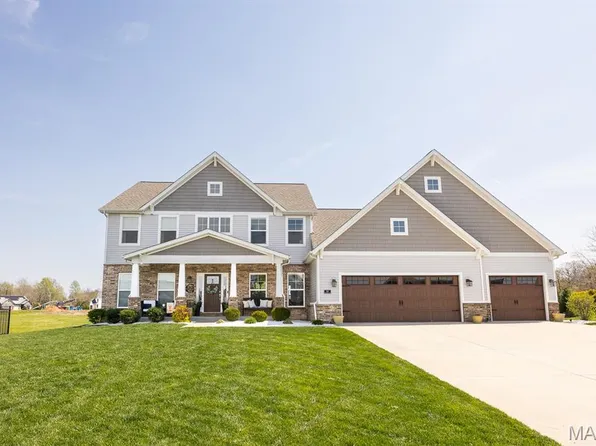 151 Chickasaw Ln, O'Fallon, IL 62269