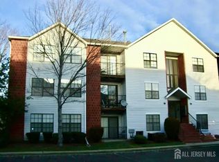 92 Keystone Ct, Piscataway, NJ 08817