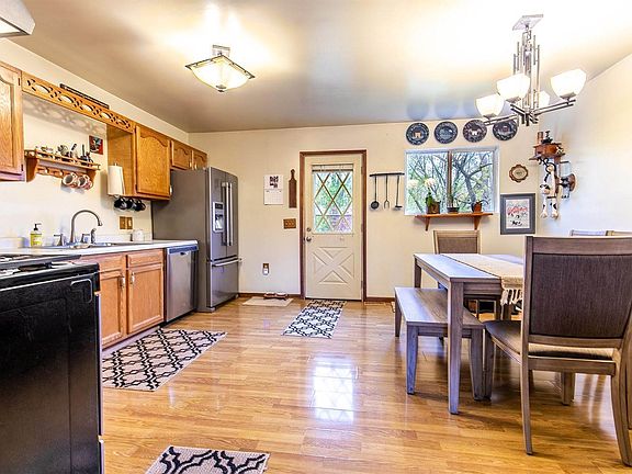 3rd image of W 157 Tulip Dr