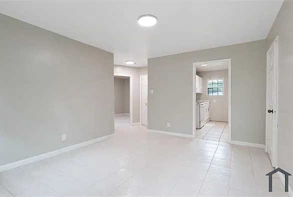 2 bed, $650 — Photo 4
