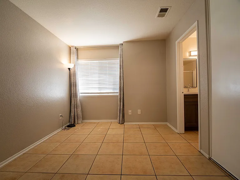 3625 Meadowlark St — Photo 14