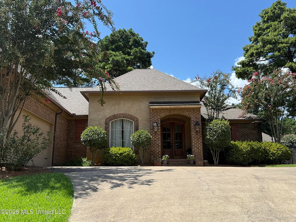 1st image of 109 Hackberry Dr