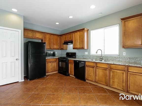 3rd image of 3514 Gloucester Gate St