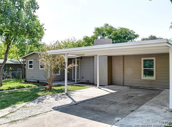3rd image of 358 Brettonwood Dr