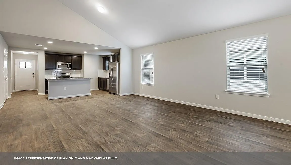 4 bed, 2.0 bath, 1869 sqft, $2,000 — Photo 4