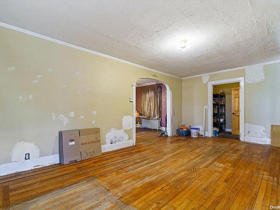 3rd image of 61 E 12th St