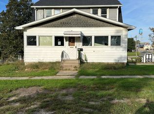 106 SE Mill St, Leon, IA 50144
