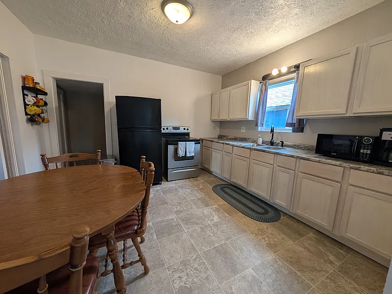 616 N 18th St #ORD — Photo 3