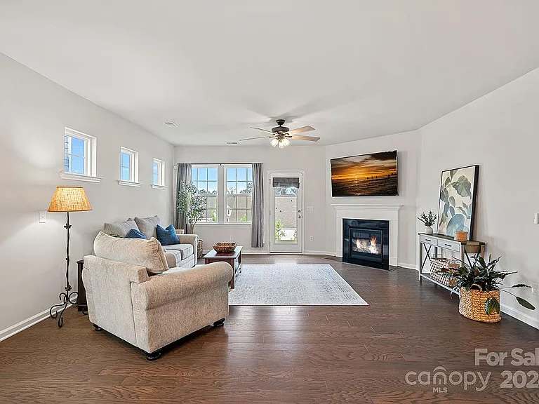 4041 Whipcord Dr — Photo 3
