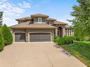 10710 W 158th Ter, Overland Park, KS 66221