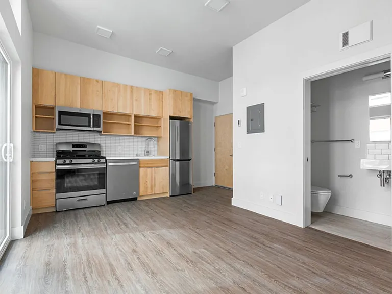 510 Broadway — Photo 16
