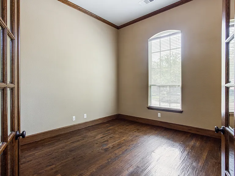 13336 Thornton Dr — Photo 34