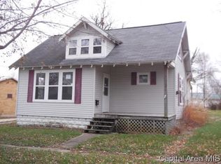 520 NW Cross St, Mount Sterling, IL 62353