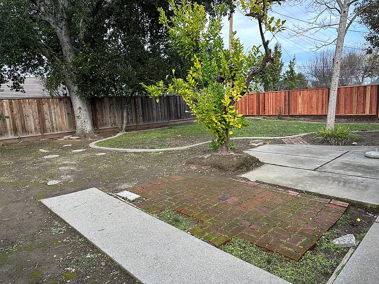 7547 Defoe Dr — Photo 10
