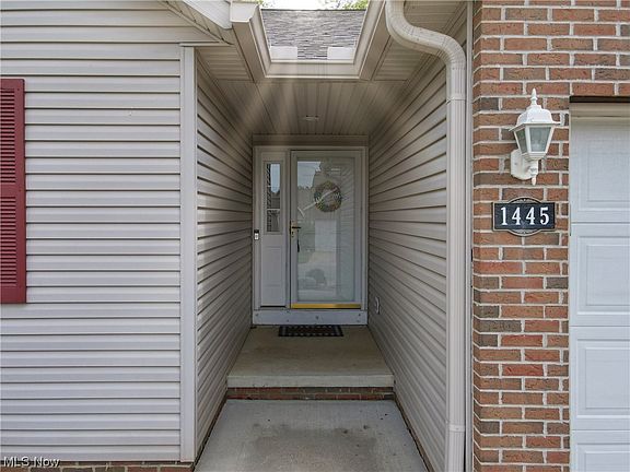 2nd image of 1445 Waters Edge Dr