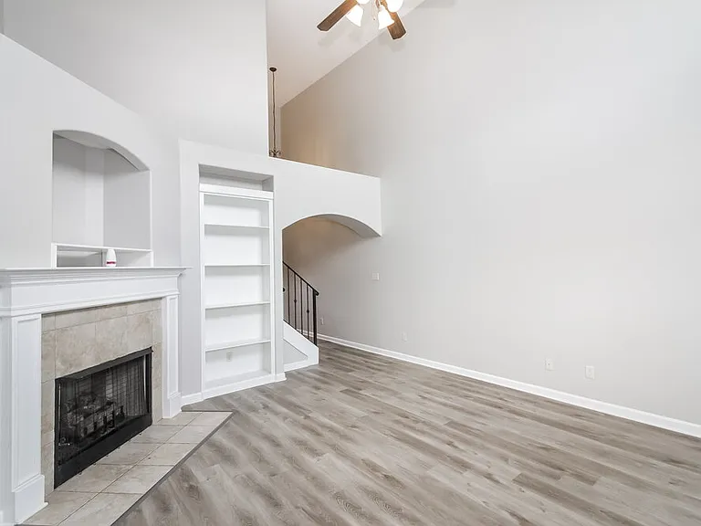 1457 Sawmill Creek Ln — Photo 4