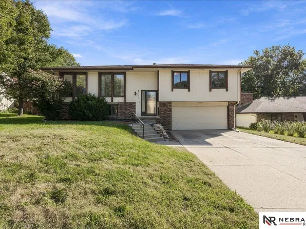 6111 S 93rd St, Omaha, NE 68127