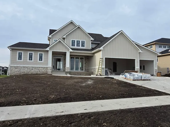 16220 Sharon Dr, Urbandale, IA 50323