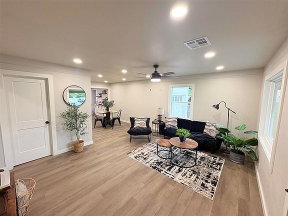 3rd image of 1519 Chickasaw Blvd