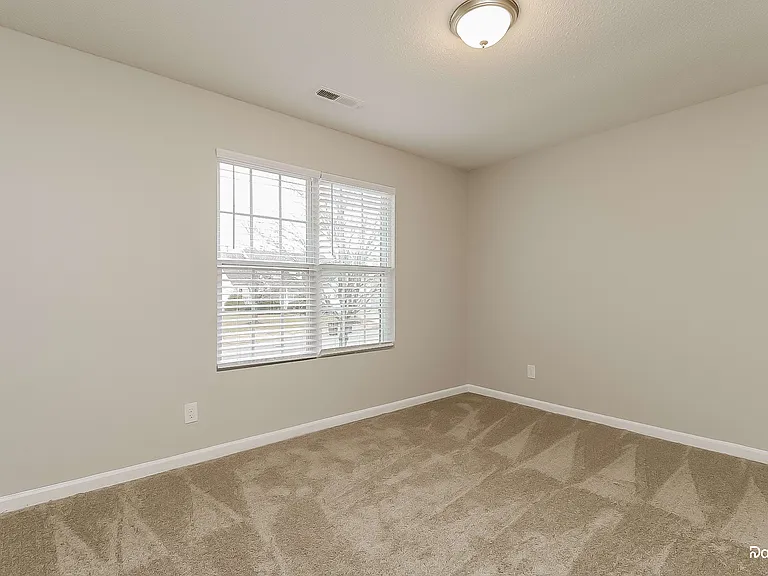 310 Creekview Dr — Photo 12