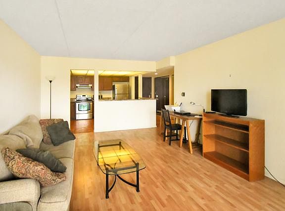 4th image of 350 Plum Creek Dr APT 211