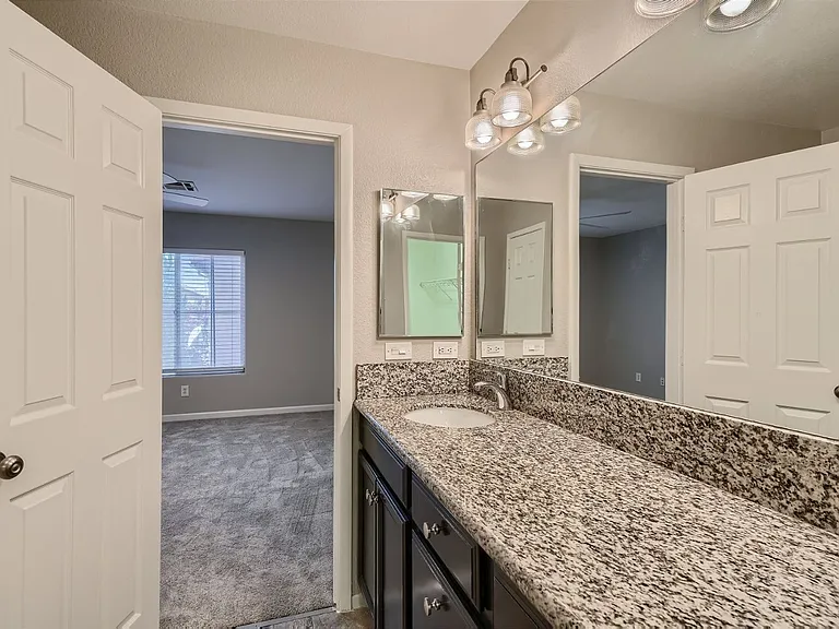 25 Red Oak Canyon St #1 — Photo 15