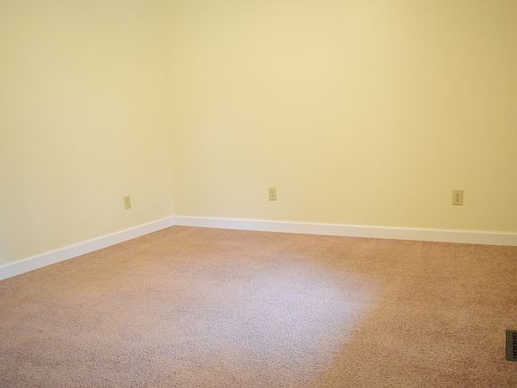 3rd image of 8441 Woodhaven Dr