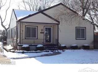22532 Martin Rd, Saint Clair Shores, MI 48081