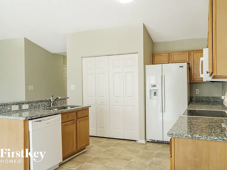 6220 Saybrooke Dr — Photo 7