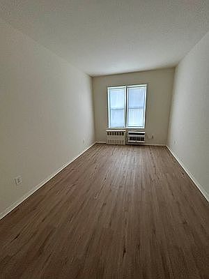 1st image of 20 Stratford Ave #2B