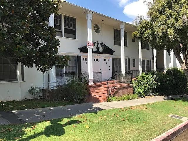 650 Levering Ave #1