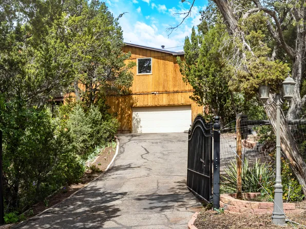 3 Manana Dr, Cedar Crest, NM 87008