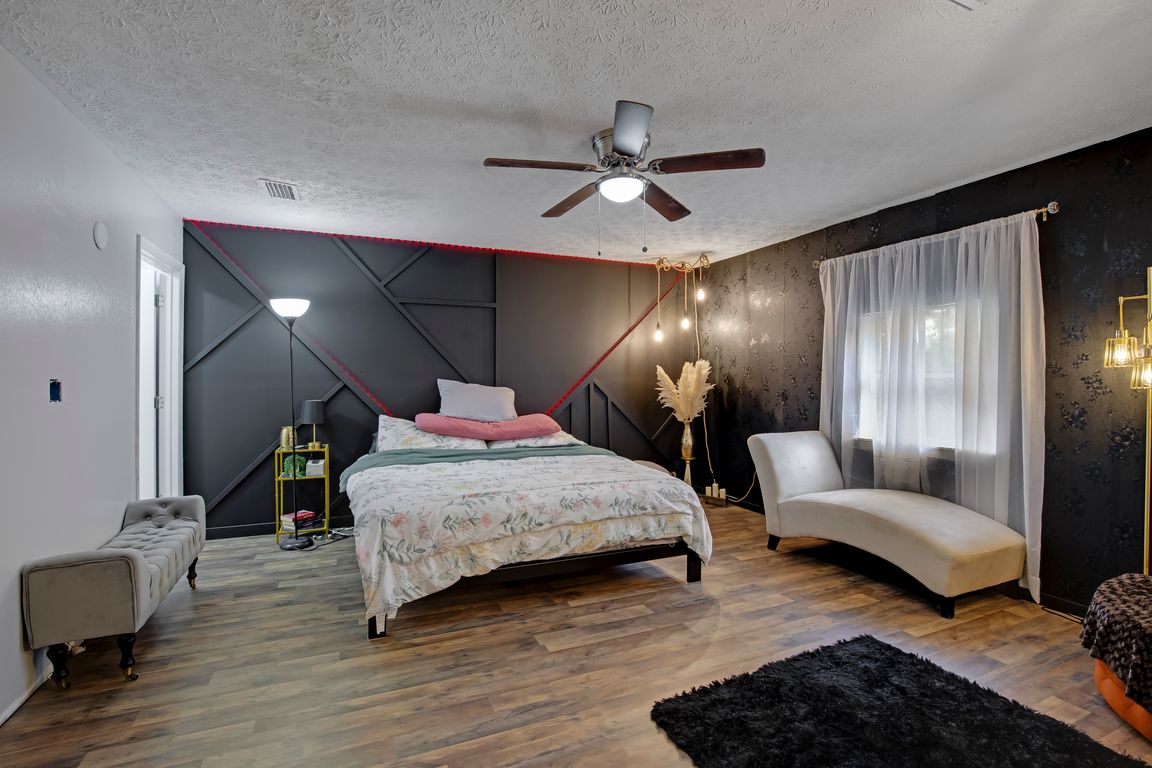 next background image