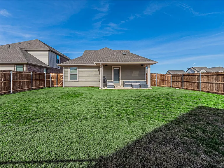 579 Ruthye Ln — Photo 28